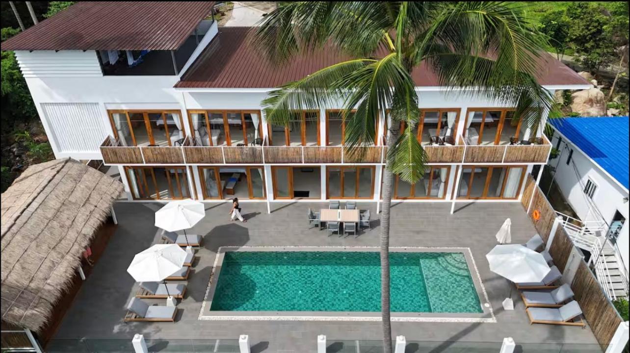 8 Bedroom Monkey 102 *